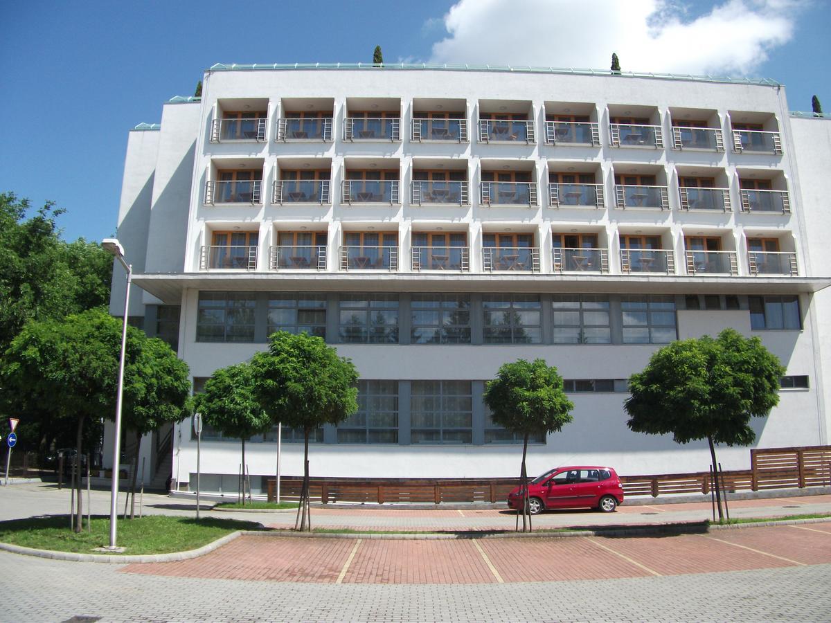 Hotel Debreceni Postas Udulo Exterior foto